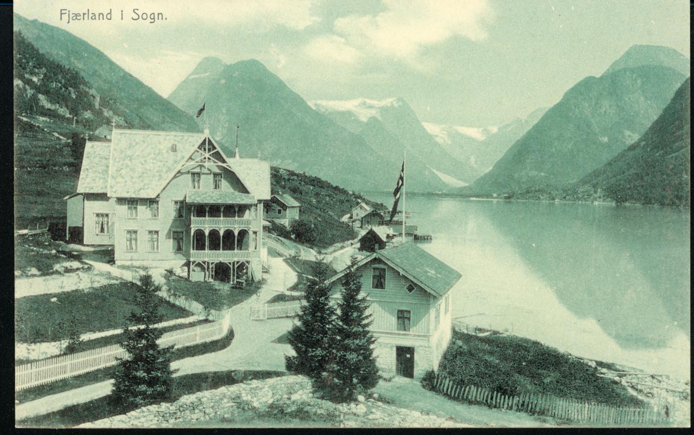 Hotel Mundal 1910 med Bøyabreen og Suphellebreen i bakgrunnen