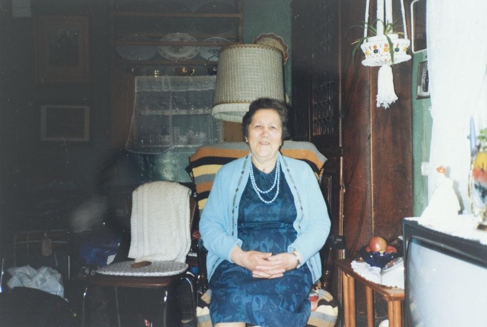Johanna M. Haugen (1908-1994) i stova si i Gaupne i 1987. 

